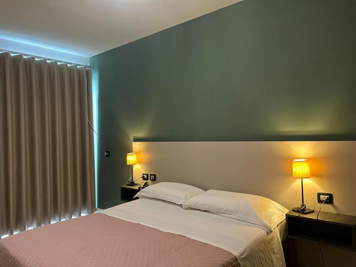 Hotel Futuro Aversa Exterior photo